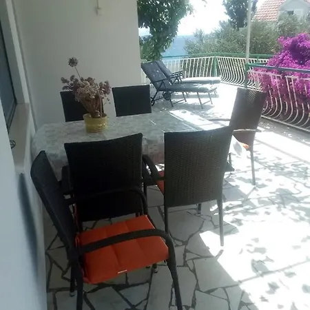 By The Sea - Perna, Peljesac - 4540 *