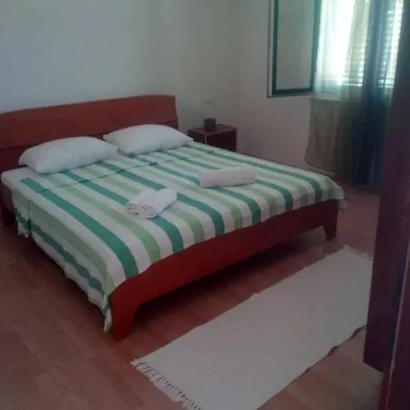 By The Sea - Perna, Peljesac - 4540 *