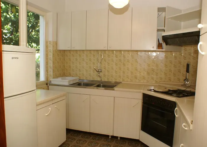 By The Sea - Perna, Peljesac - 4540 *