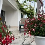 Apartment By The Sea - Perna, Peljesac - 4540 *