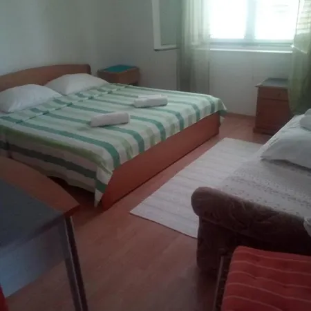 Apartment By The Sea - Perna, Peljesac - 4540 *